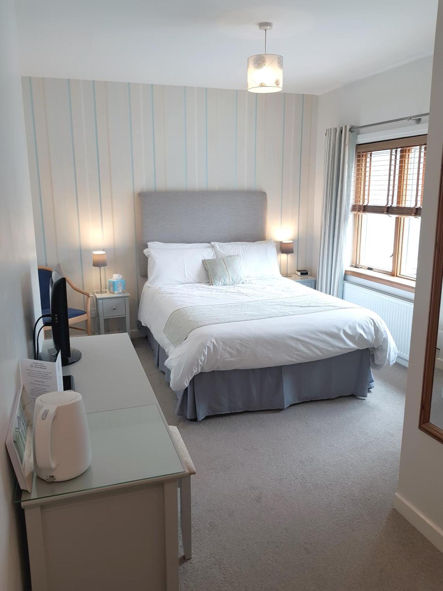 Ferry House Inn Milford Haven Zimmer foto