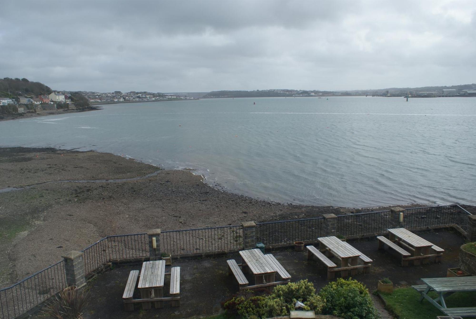 Ferry House Inn Milford Haven Exterior foto