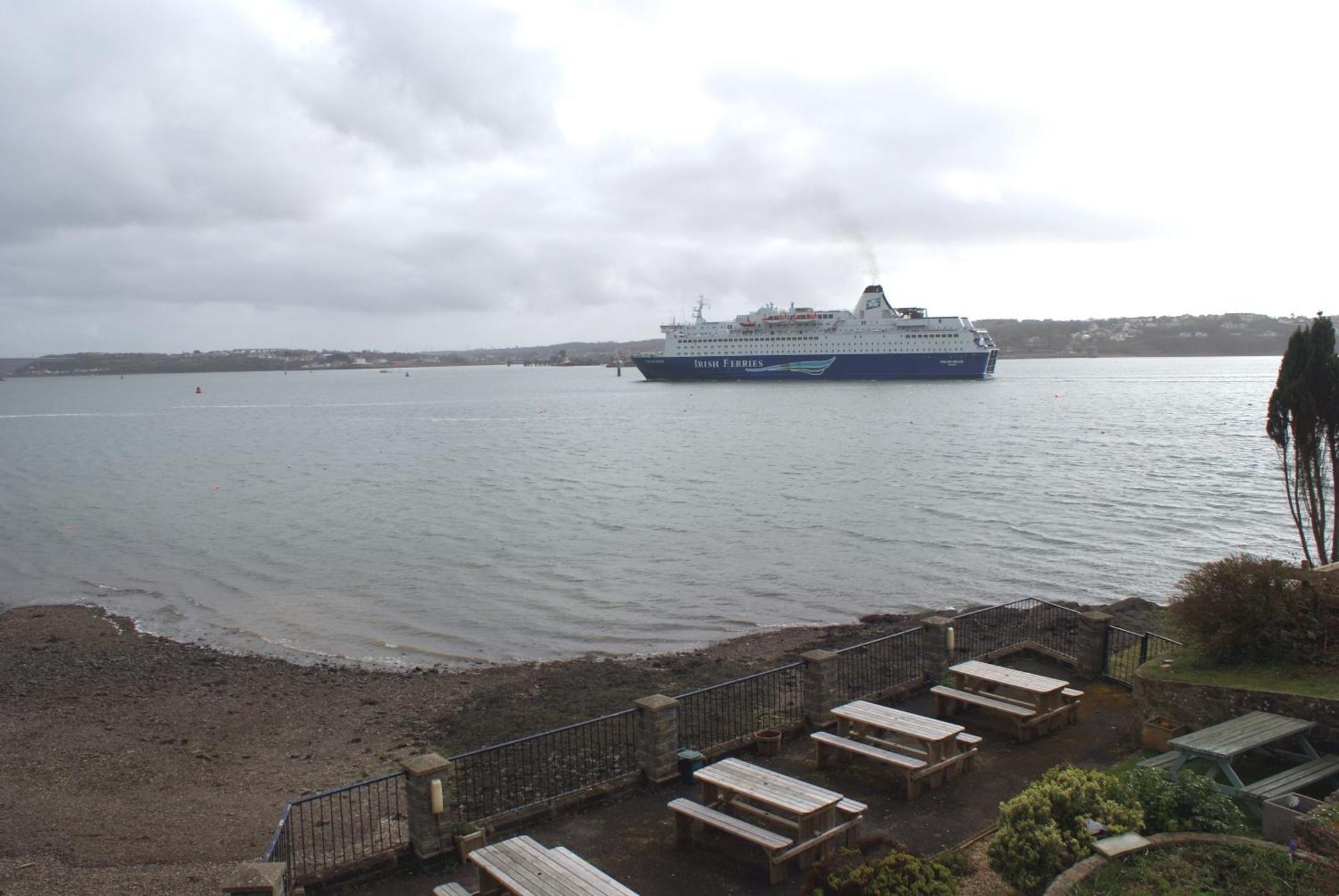 Ferry House Inn Milford Haven Exterior foto